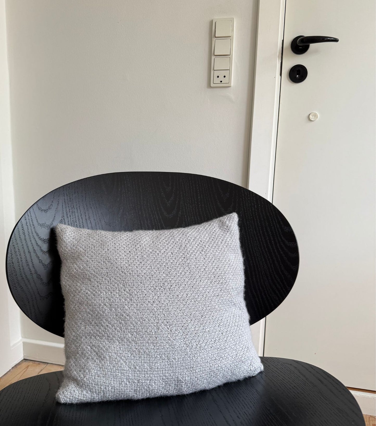 VIKTOR PILLOW