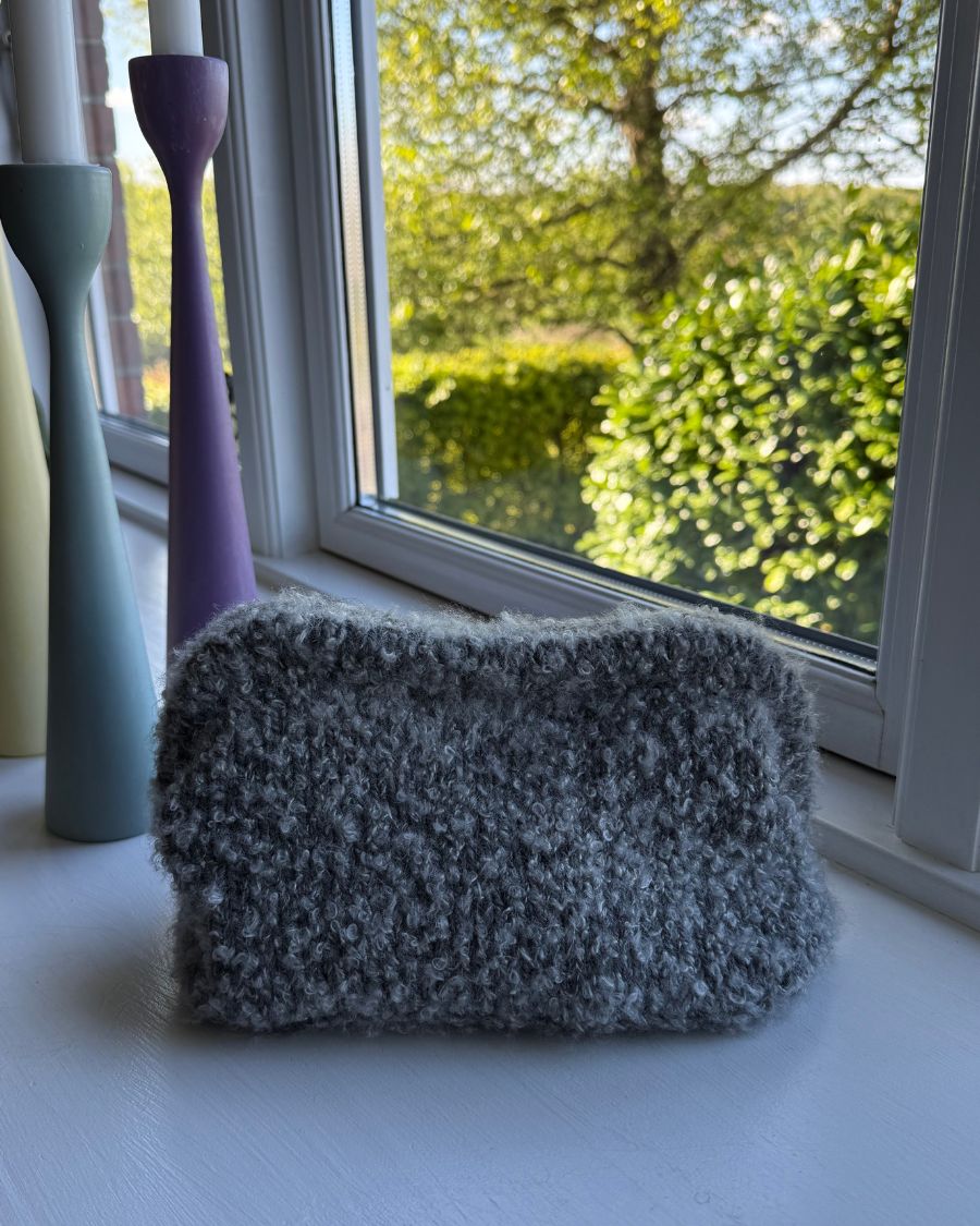GUDRUN CLUTCH - Axelknit