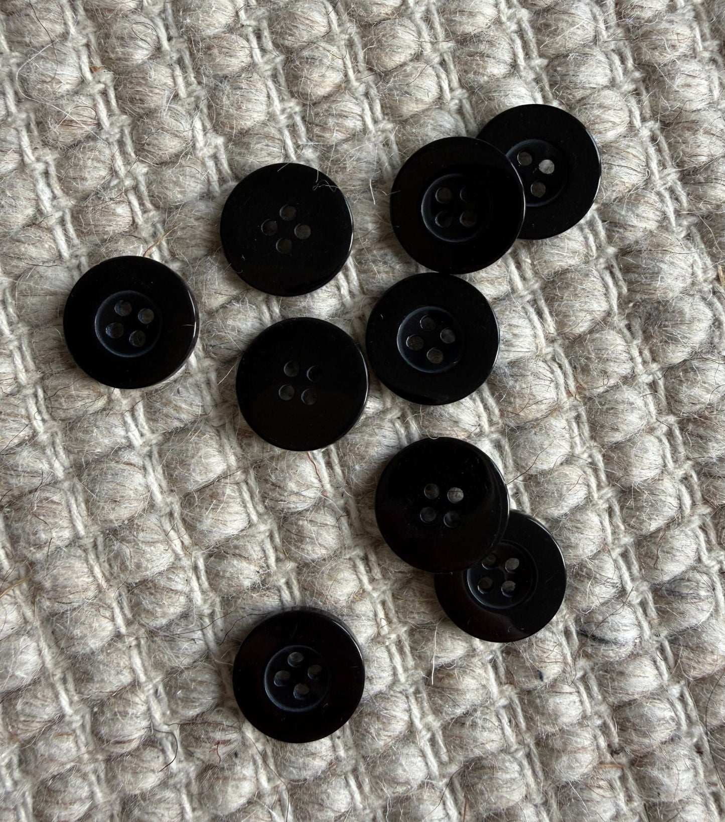 KNAPPER Ø15 MM - SORT 6 STK - Axelknit