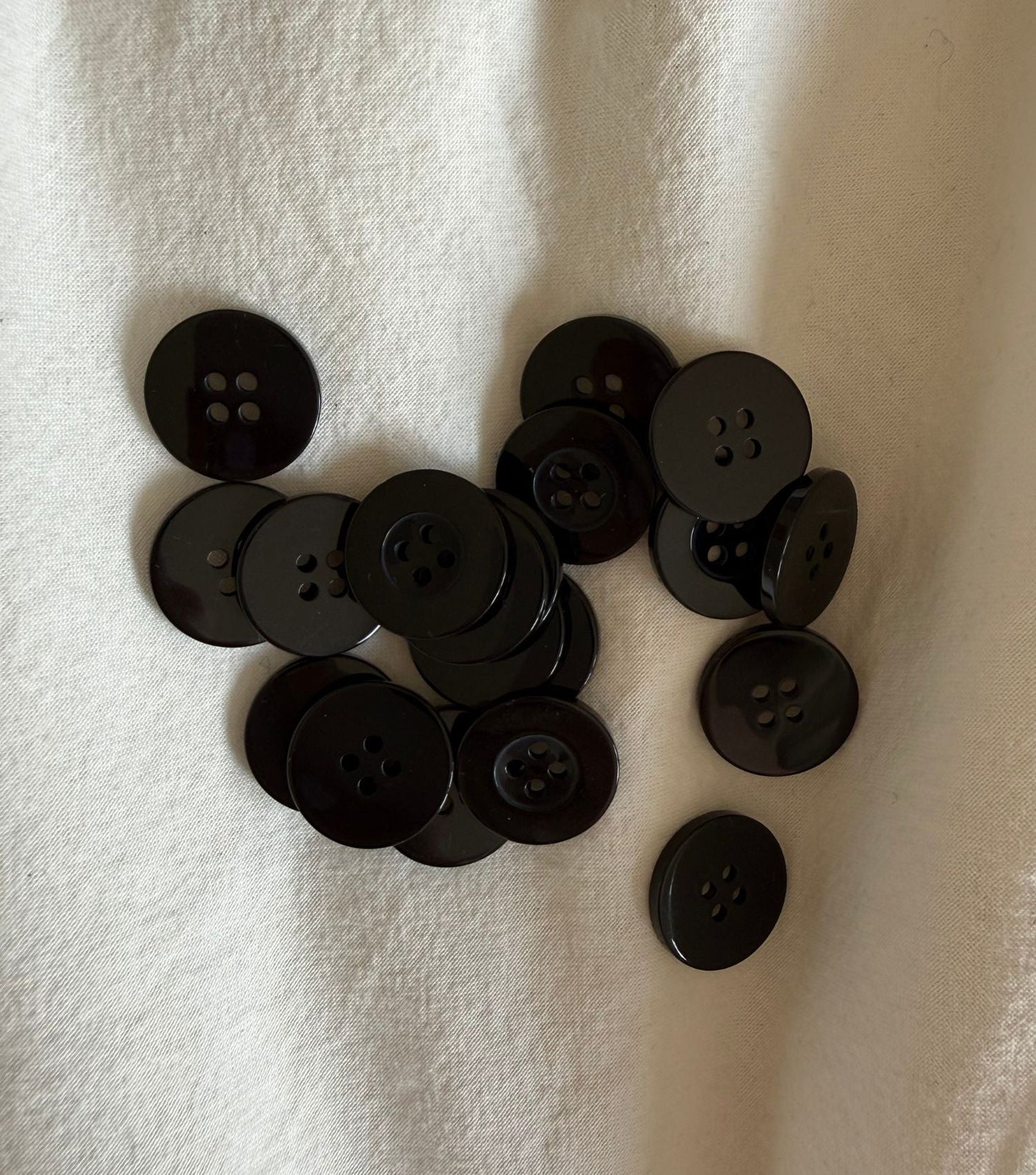 KNAPPER Ø20 MM - SORT 1 STK - Axelknit