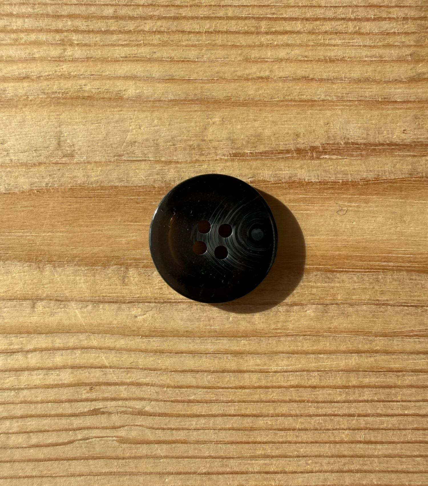 KNAPPER Ø20 MM - SORT 1 STK - Axelknit