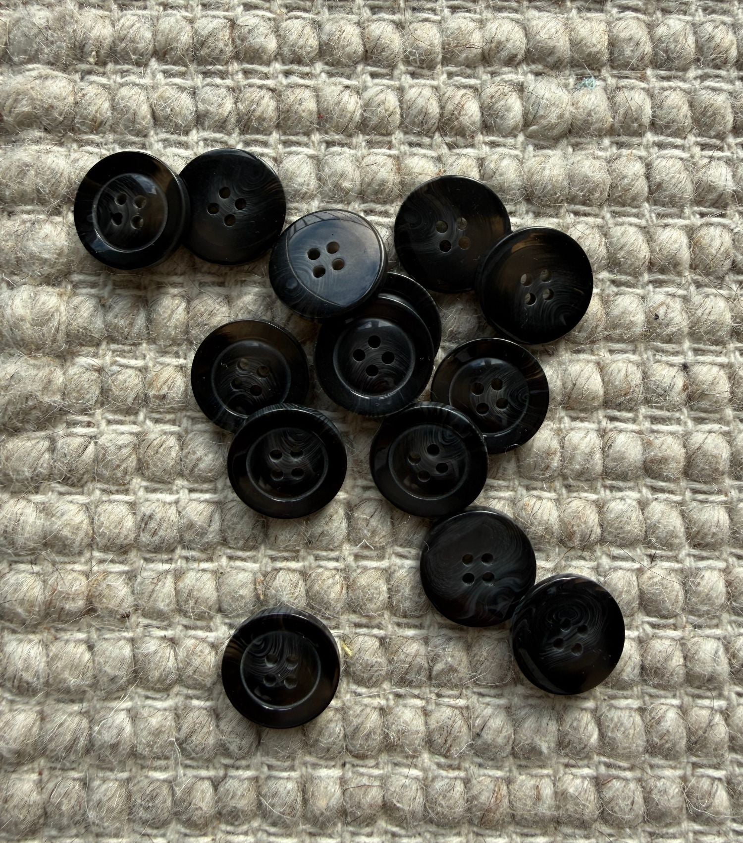 KNAPPER Ø20 MM - SORT 6 STK - Axelknit