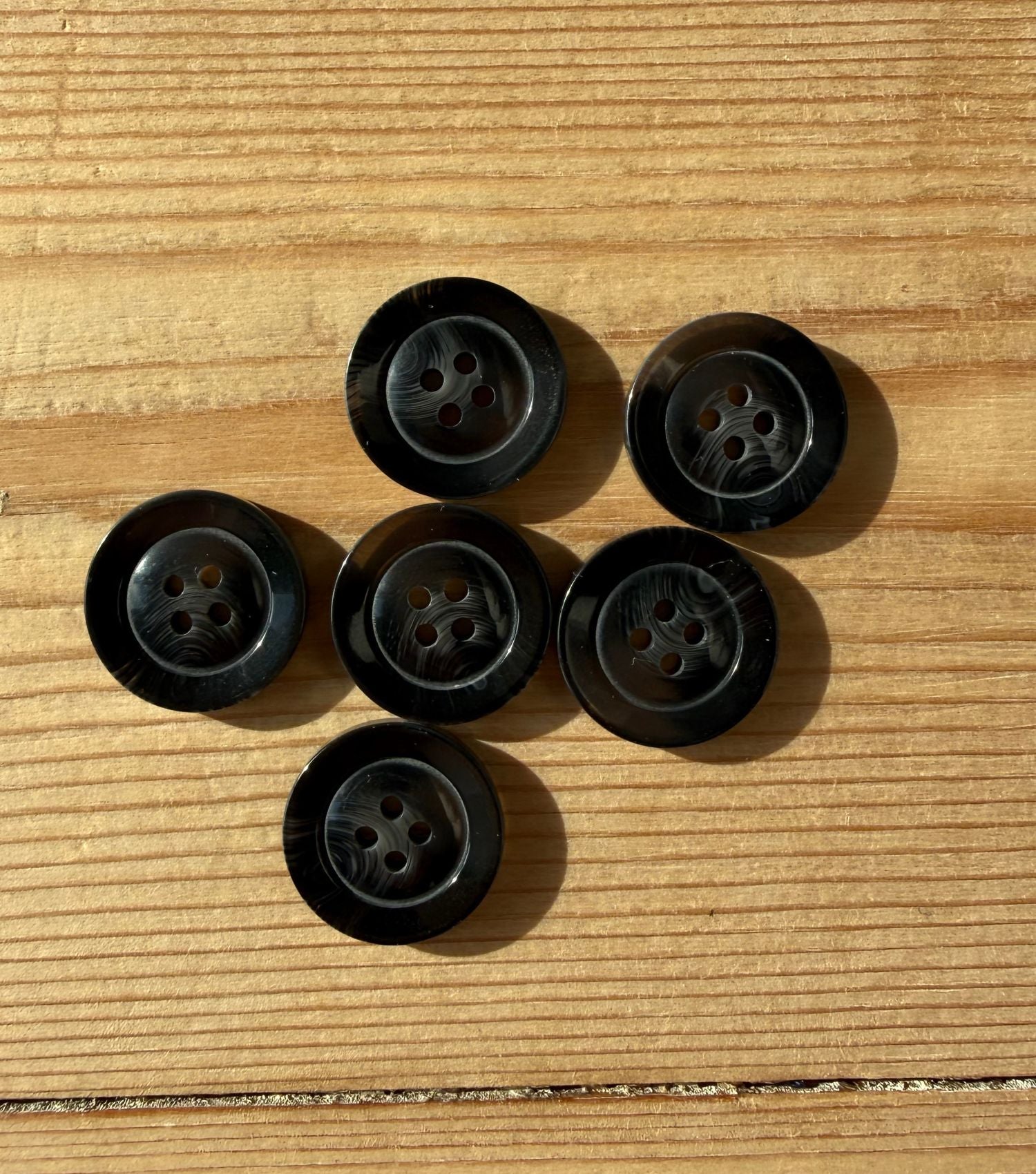 KNAPPER Ø20 MM - SORT 6 STK - Axelknit