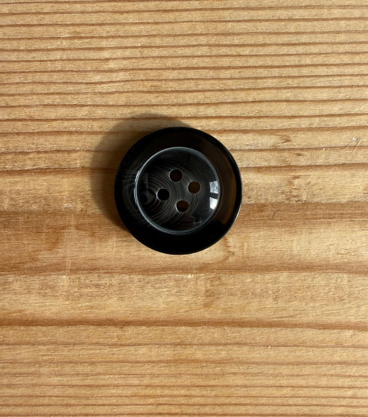 KNAPPER Ø25 MM - SORT 1 STK - Axelknit