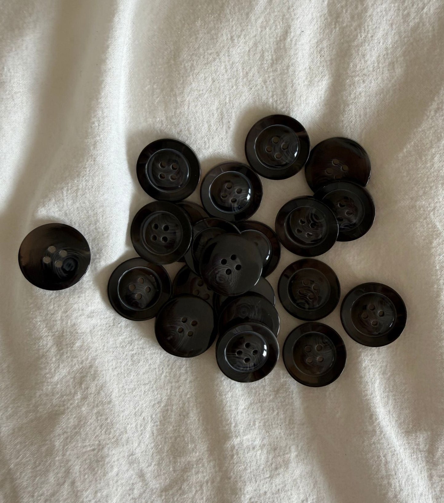 KNAPPER Ø25 MM - SORT 1 STK - Axelknit