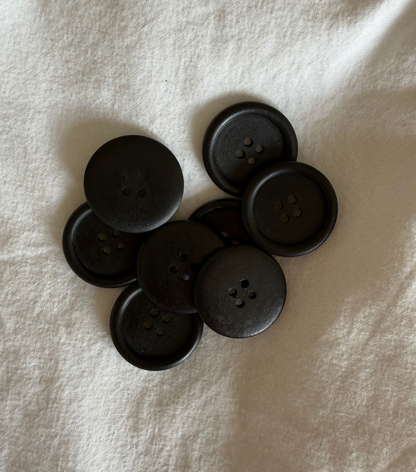 KNAPPER Ø30 MM - SORT 2 STK - Axelknit