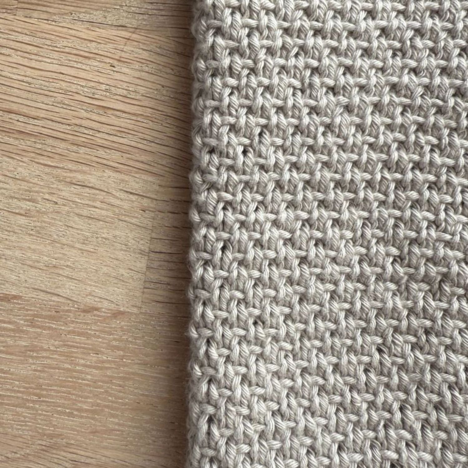 VIKTOR CLOTH - Axelknit