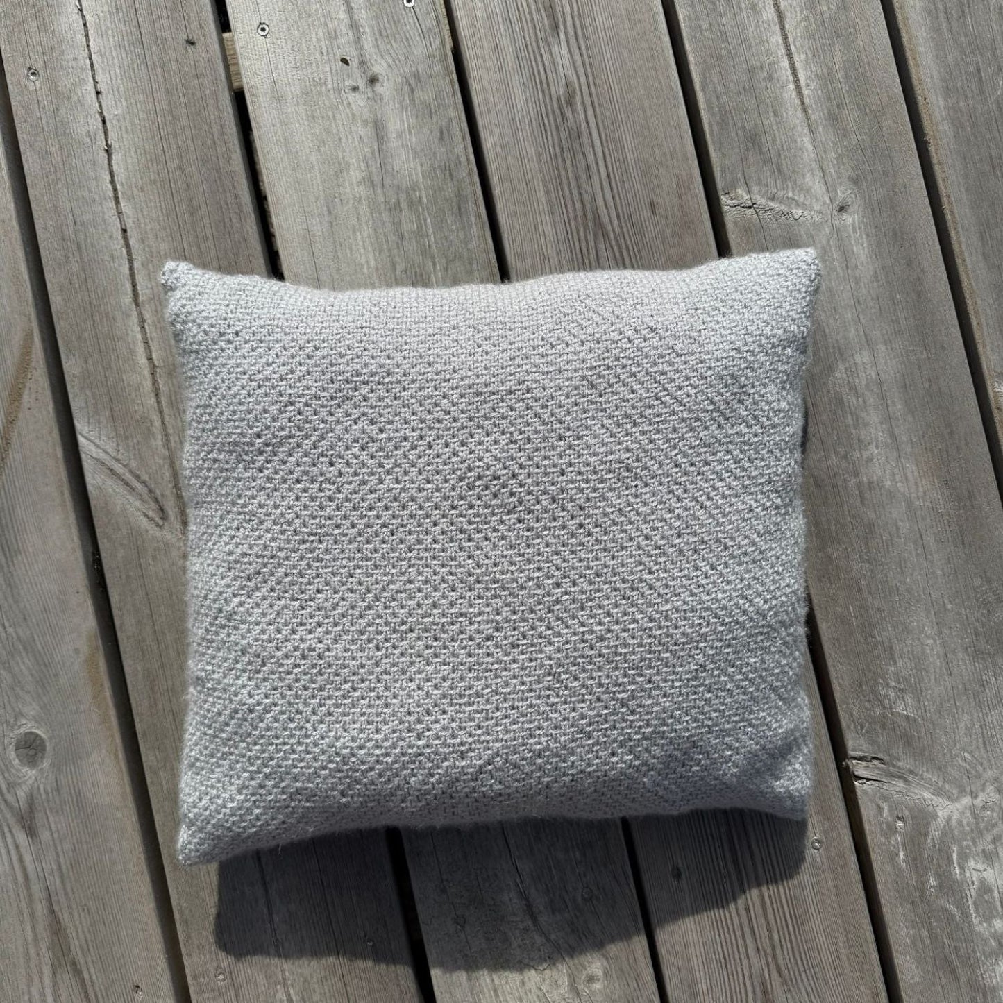 VIKTOR PILLOW - Axelknit